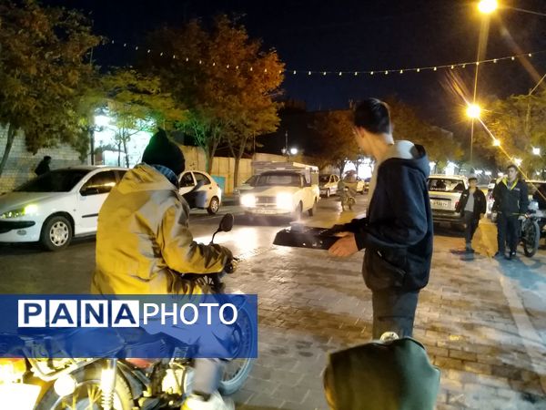 برپایی ایستگاه صلواتی توسط مسجد امام سجاد (ع) در شهرستان خلیل‌آباد 