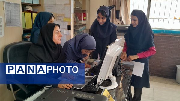 آغاز ثبت نام  دبیرستان میثاق منطقه تبادکان