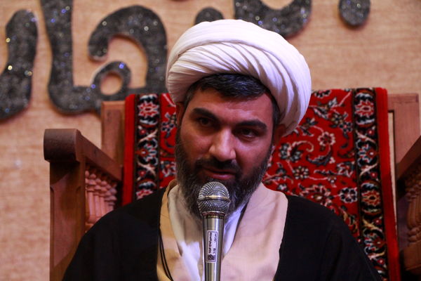 حضور خادمان رضوی در اعتکاف دانش‌آموزی فهرج