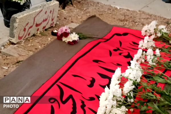گرامیداشت دهه کرامت بر مزار شهدای جنگ رمضان 