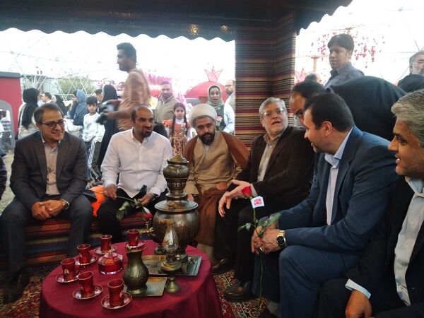 جشنواره طعم و رنگ پاییز با حضور شهردار مشهد آغاز به کار کرد