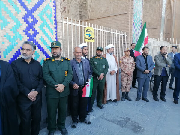 حضور دانش‌آموزان دبستان پسرانه احمد کاظمی ۱ در راهپیمایی ۱۳ آبان