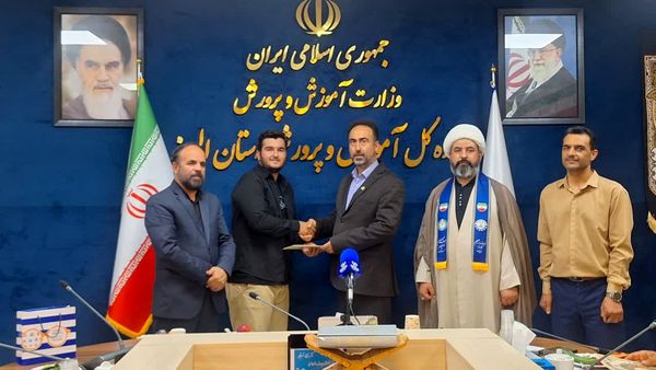 نشست دانش‌آموز خبرنگاران پانا استان البرز با مدیرکل آموزش‌وپرورش به مناسبت روز خبرنگار