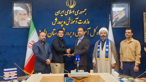 نشست دانش‌آموز خبرنگاران پانا استان البرز با مدیرکل آموزش‌وپرورش به مناسبت روز خبرنگار
