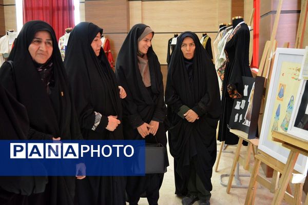 دومین جشنواره پوشش ایرانی اسلامی نوردُخت دربهارستان‌دو