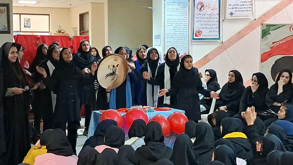جشن یلدا در دبیرستان حضرت زینب(س) 