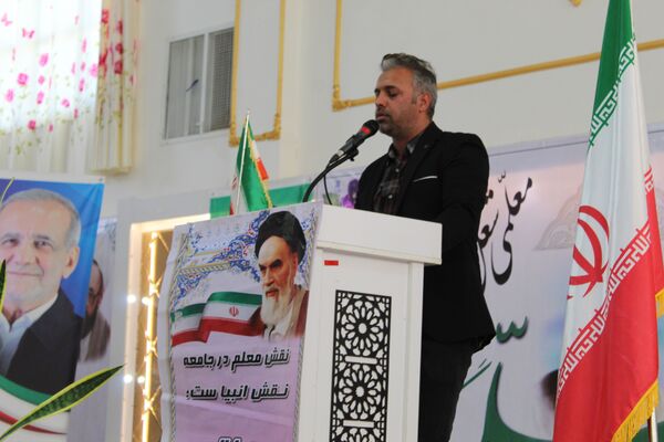 همایش گرامیداشت هفته معلم در شهرستان گرمه