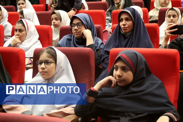  آیین تجلیل از برگزیدگان چهل و دومین دوره مسابقات فرهنگی و هنری دانش‌آموزان شهر تهران