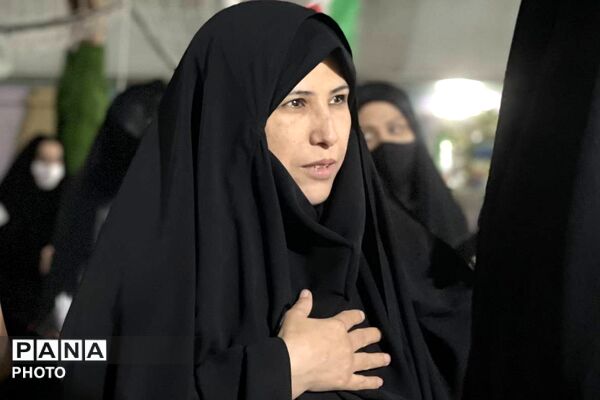 تجدید بیعت دانش‌آموزان با رهبر انقلاب