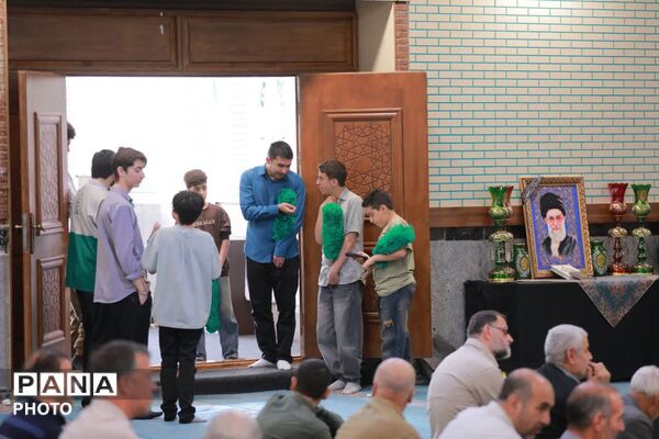 نماز جمعه ساوجبلاغ؛ تجلی معنویت، بصیرت و وحدت