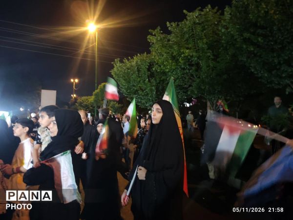 رونمایی از بزرگترین پرچم جمهوری اسلامی ایران در ابعاد هزار متر مربع 