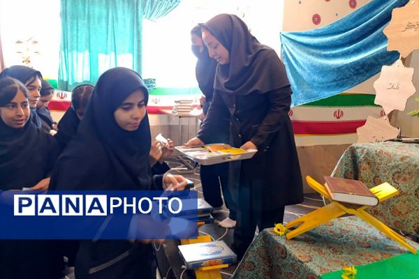 محفل انس با قرآن کریم در دبیرستان حاج بهادر گراشی ناحیه ۳