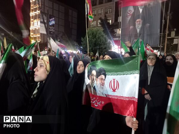  این است قدرت مردم وطن پرست ایران 