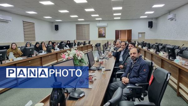 تجلیل از عوامل اجرایی و مصححین امتحانات نهایی ۱۴۰۴