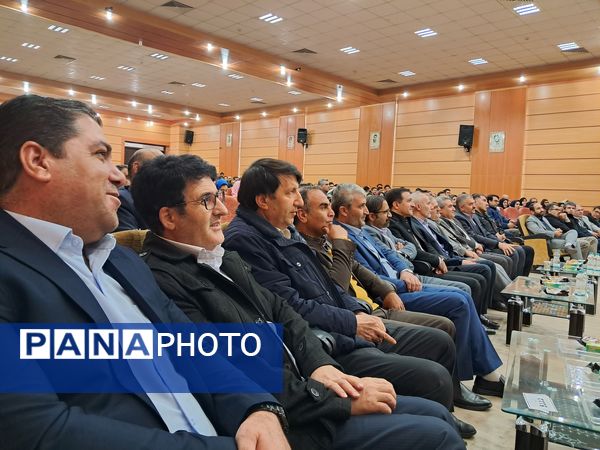 آیین تجلیل از رتبه‌برترهای کنکور ۱۴۰۳ اداره آموزش و پرورش ناحیه یک زنجان