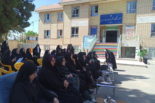 فرشتگان آسمانی و دهه کرامت
