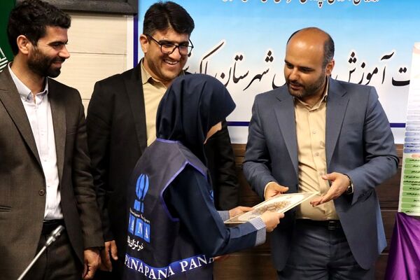 نشست خبری مدیر آموزش و پرورش پاکدشت به مناسبت گرامیداشت هفته معلم