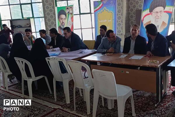 میز خدمت آموزش و پرورش خراسان شمالی در نماز جمعه؛ پاسخگویی مستقیم به مطالبات مردم