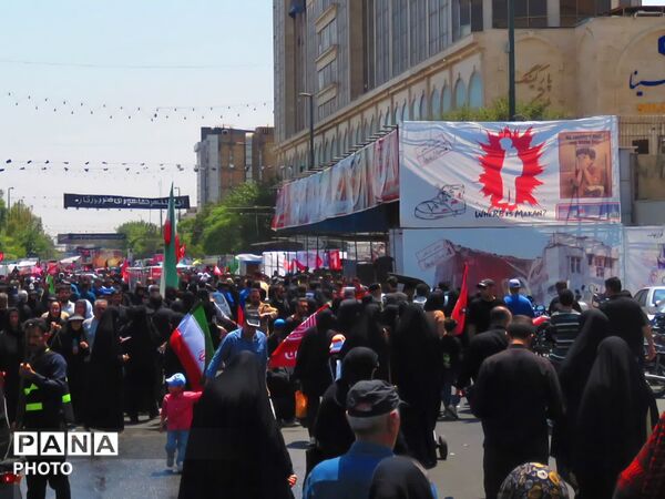 قرار آسمانی در موکب بسیج دانش‌آموزی؛ وقتی دانش‌آموزان شهید مینابی، زائر پیاده‌روی جاماندگان اربعین