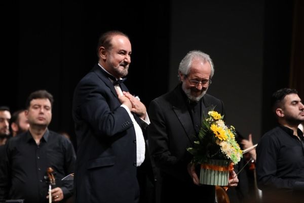 «شبانگاهان» تالار وحدت در «آن لحظه‌ها»