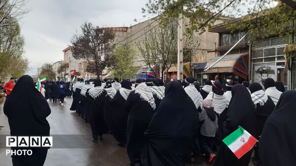 رژه دختران جان فدا در سراب 