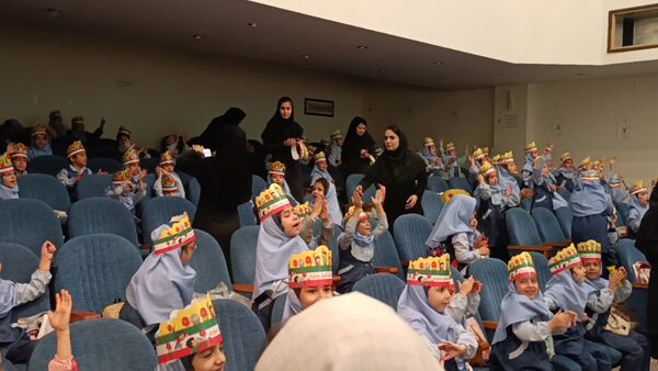 برگزاری جشن روز دانش آموز در مدرسه مهر و ماه آشخانه  