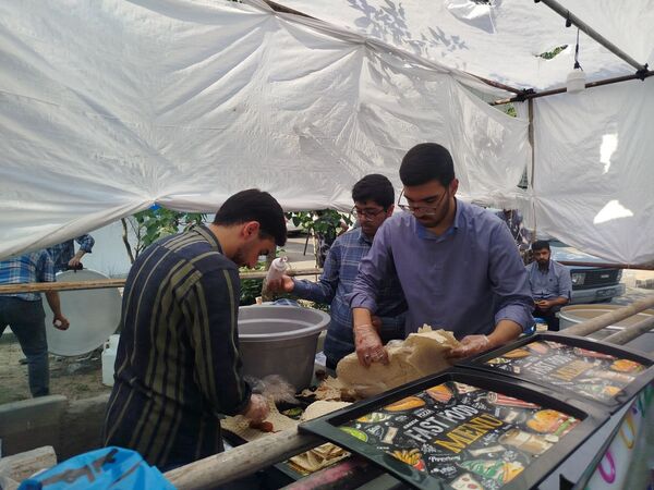 راهپیمایی 10 کیلومتری تهران به مناسبت عید غدیر و مقاومت در برابر تهدیدات دشمن