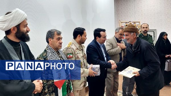 برگزاری مراسم یادواره شهدا در شهر راز