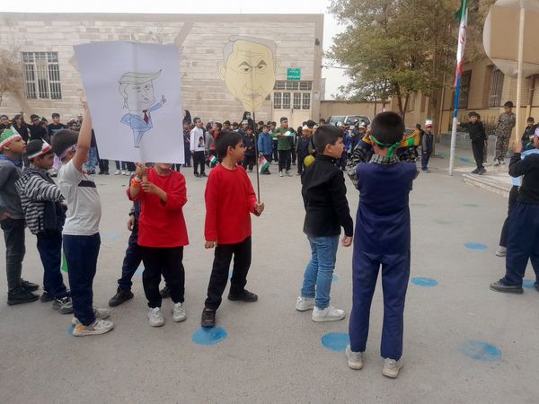 زنگ استکبار ستیزی در مدارس رضویه