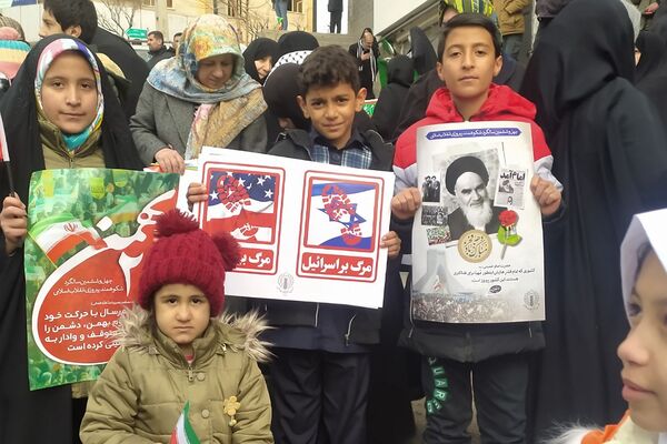 راهپیمایی پرشور ۲۲بهمن در رودهن 