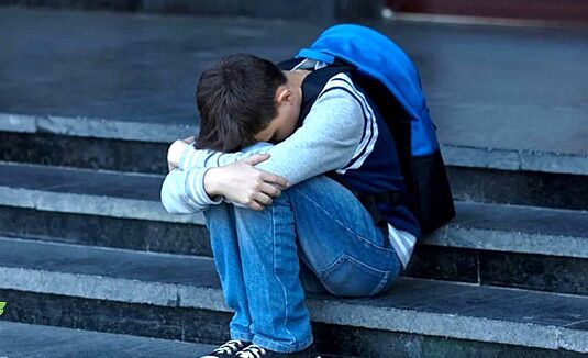 یک نوجوان چگونه می‌تواند بر نگرانی‌های خود غلبه کند؟