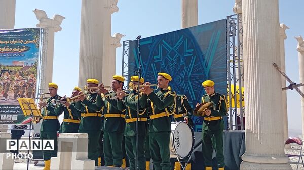 نخستین جشنواره موسیقی نظامی «ترنم مقاومت» در ملایر