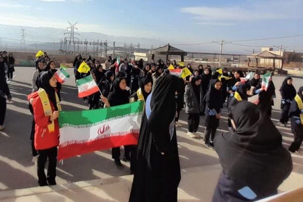 برنامه دهه فجر در مدرسه امیدانقلاب شهرستان سملقان