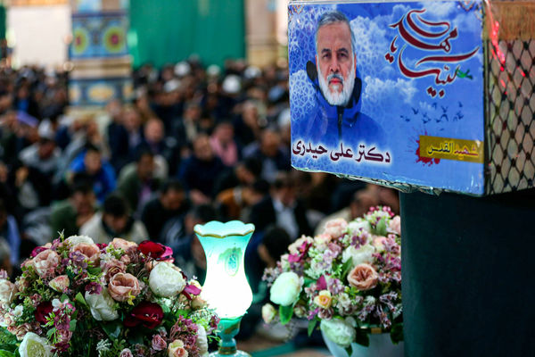 تشییع شهید علی حیدری پزشک مستقر در بیروت در مسجد مقدس جمکران
