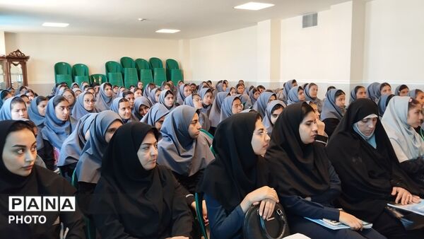  دبیرستان فرشته میزبان نیروهای انتظامی 
