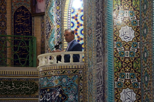 نماز جمعه شهرکرد با عطر حضور معلمان