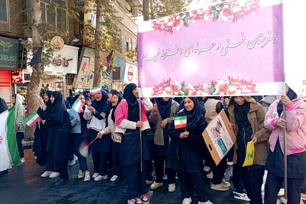 همه‌باهم در راهپیمایی روز دانش‌آموز؛ تجلی وحدت و آگاهی نسل نو
