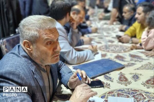 میز خدمت در خیابان 