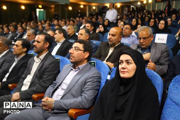 آغاز طرح ملی آموزش هوش مصنوعی در مدارس غیردولتی با حضور مقامات ارشد کشور در تبریز