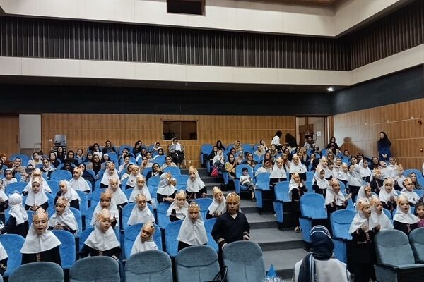 جشن الفبا دختران کلاس اولی مدرسه هدی 