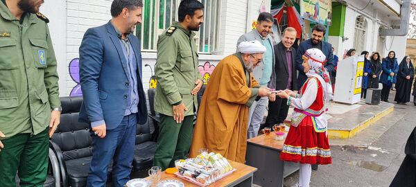 نواخته شدن زنگ بصیرت در دبستان پیامبر اعظم آشخانه