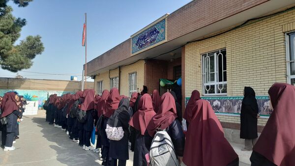 برگزاری‌ مراسم‌‌ روز اول‌ مدارس‌ و هفته‌ دفاع‌مقدس‌ در دبیرستان‌  مخدره‌ مرآتی
