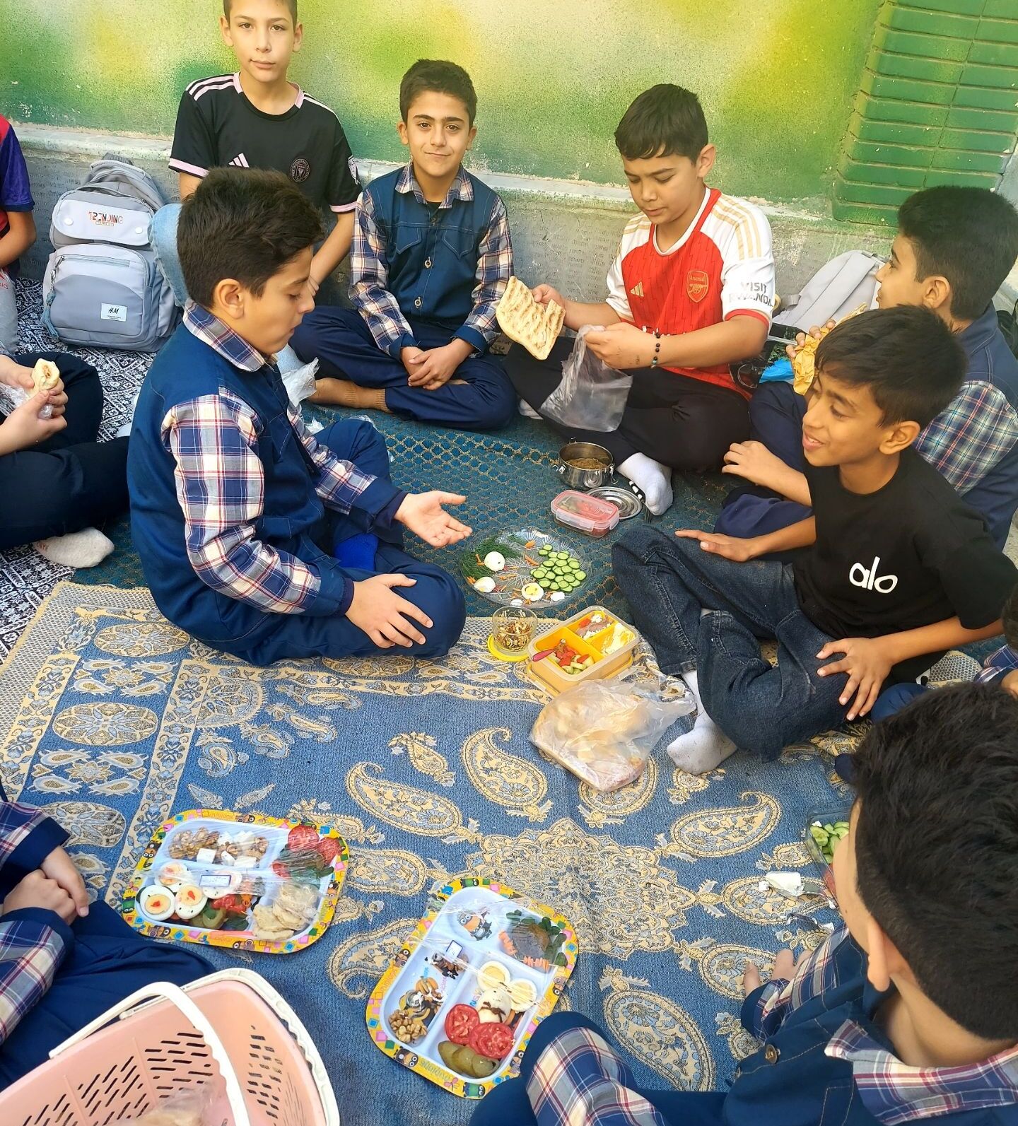 صبحانه سلامت و روز جهانی تخم مرغ در مدرسه شهدای فرهنگی شهرستان شیروان