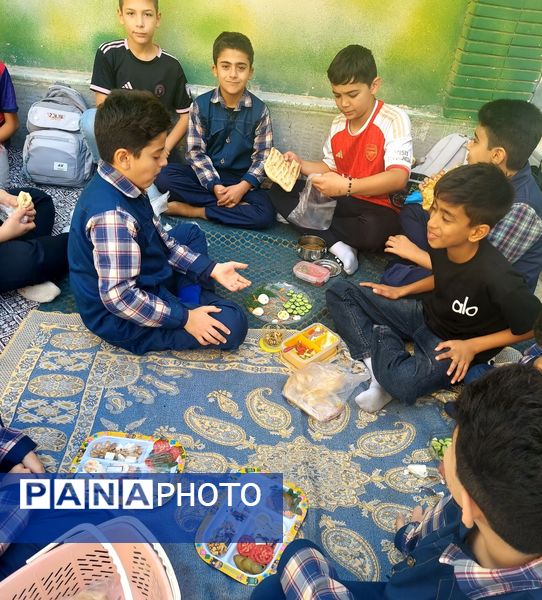 صبحانه سلامت و روز جهانی تخم مرغ در مدرسه شهدای فرهنگی شهرستان شیروان