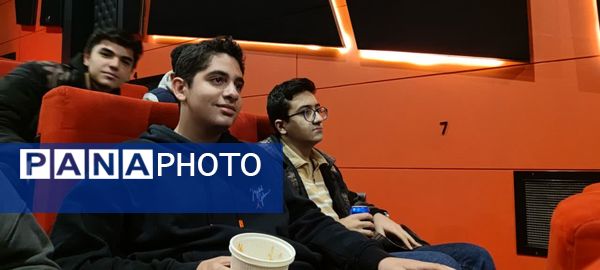 اردوی تفریحی دانش‌آموزان تیزهوشان نوشاد به مجتمع تجاری خلیج فارس