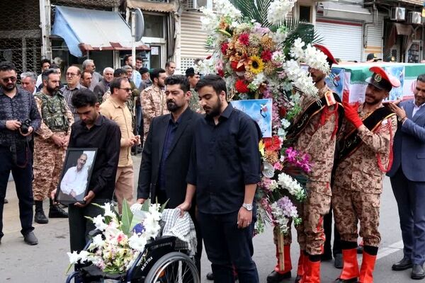تشییع پیکر جانباز شهید «حاج سیامک حسین پناه اقدم» در مرند 