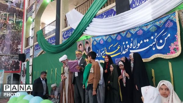 تقدیر از حافظان قرآن در جشن غدیر روستای علی آباد