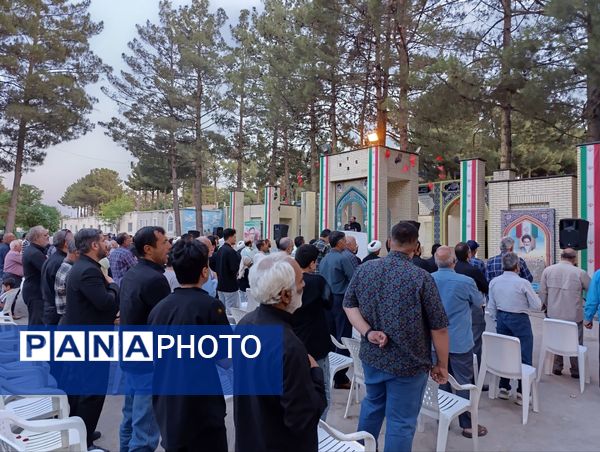 اولین سالگرد شهید محرم هادی میرآبادی بر سر مزارش برگزار شد  