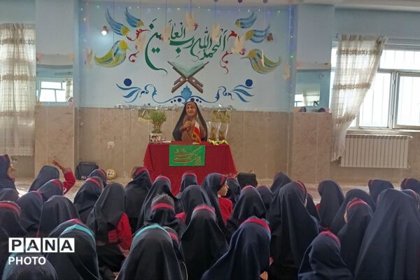 جشن میلاد حضرت زینب(س) در دبستان حضرت معصومه(س)