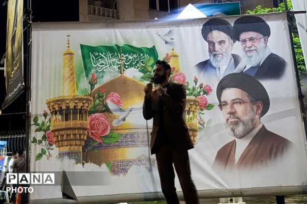 حضور پرشور دانش‌آموزان دبستان پسرانه کاظمیه در غرفه شهدای دانش آموز ورامین